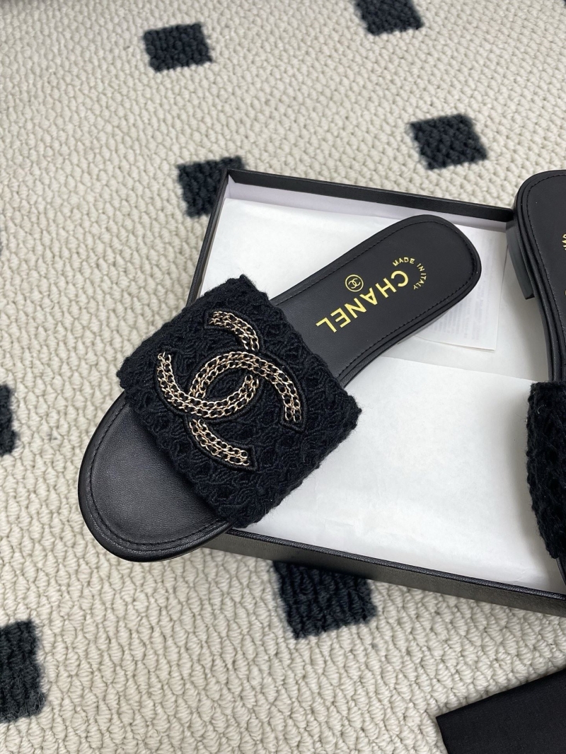 Ch**el slippers